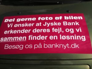Del billeder og spørg CEO Anders Dam i jyske bank om den jysk e bank kan forklare sig ud af måden som jyske bank bedrager deres kunder på Ring da til kunden som han opfordre banken til
